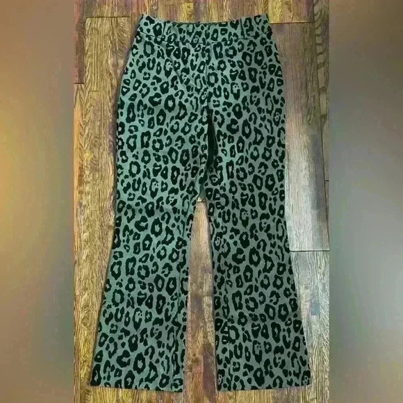 DEREK LAM 10 CROSBY Animal Print Flare Crop Pant in Green - Picture 3 of 11